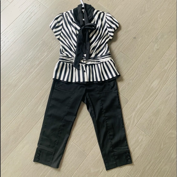 Blouse and pants - Picture 2 of 10